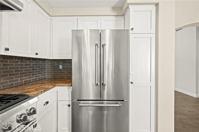 27054 Riversbridge Way, Valencia CA: https://media.crmls.org/medias/2421faf0-423f-4ca8-9503-9d2d7da0ba69.jpg