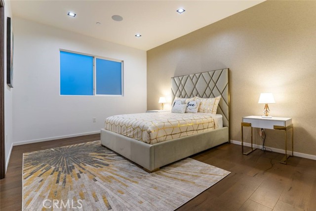 Detail Gallery Image 29 of 41 For 11246 Kling St, North Hollywood,  CA 91602 - 4 Beds | 4 Baths
