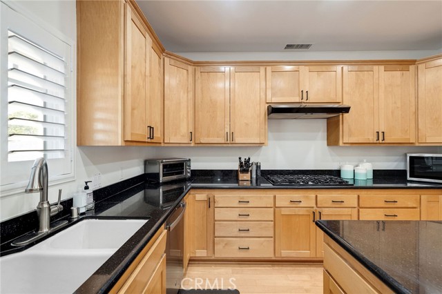 Detail Gallery Image 13 of 56 For 1219 S Irena, Redondo Beach,  CA 90277 - 5 Beds | 5 Baths