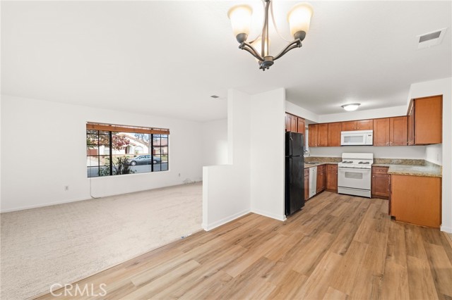 Detail Gallery Image 10 of 29 For 2066 Walnut, La Verne,  CA 91750 - 2 Beds | 1 Baths