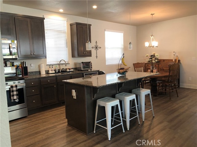 Detail Gallery Image 9 of 34 For 4901 Green River Rd #268,  Corona,  CA 92878 - 4 Beds | 2 Baths