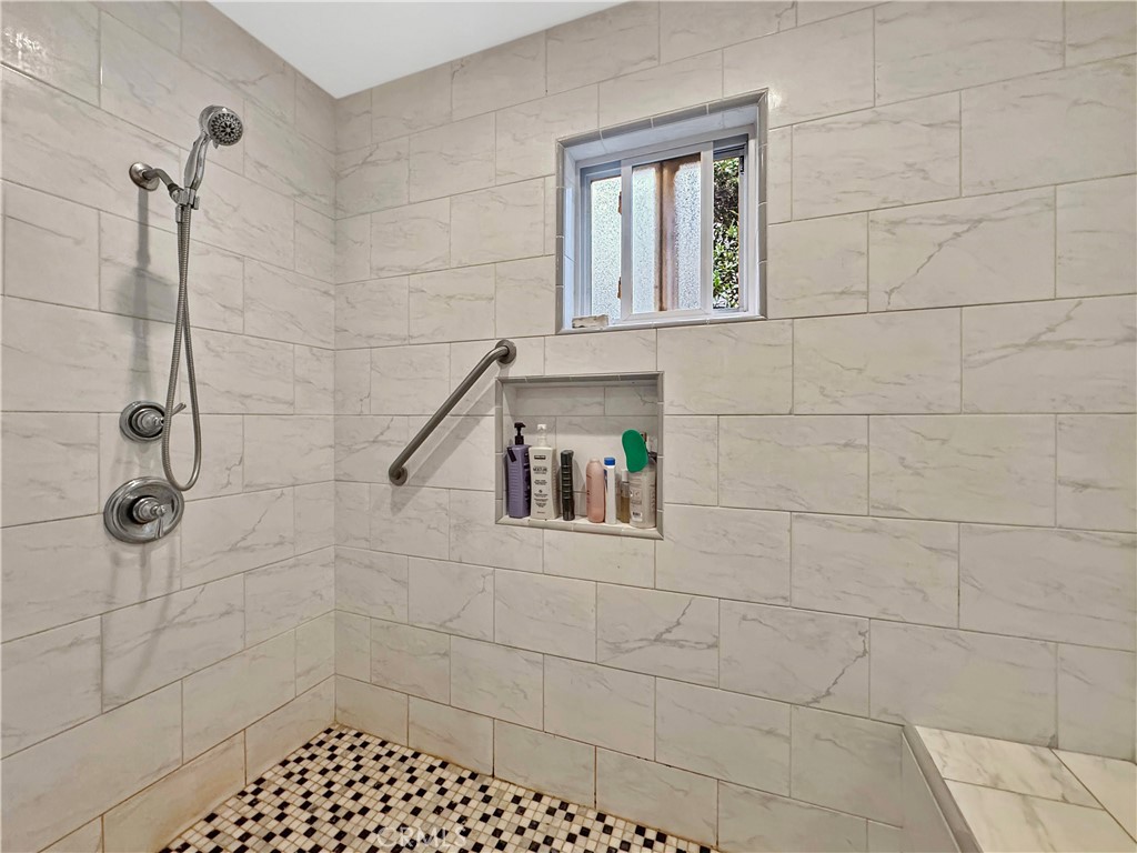 2423d028 3fa4 475b 96ee C54756251acb