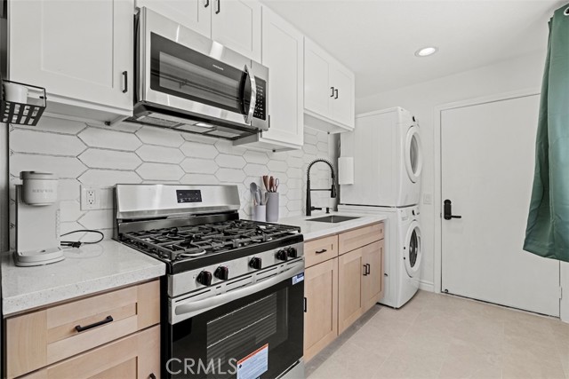 Detail Gallery Image 9 of 30 For 1101 Bonita St, Tustin,  CA 92780 - 3 Beds | 4 Baths