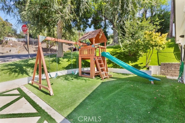 Detail Gallery Image 3 of 35 For 5201 Sale Ave, Woodland Hills,  CA 91364 - 3 Beds | 2 Baths