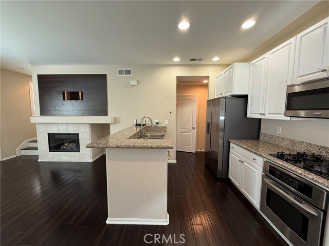 Detail Gallery Image 9 of 39 For 30505 Canyon Hills Rd #403,  Lake Elsinore,  CA 92532 - 2 Beds | 2/1 Baths