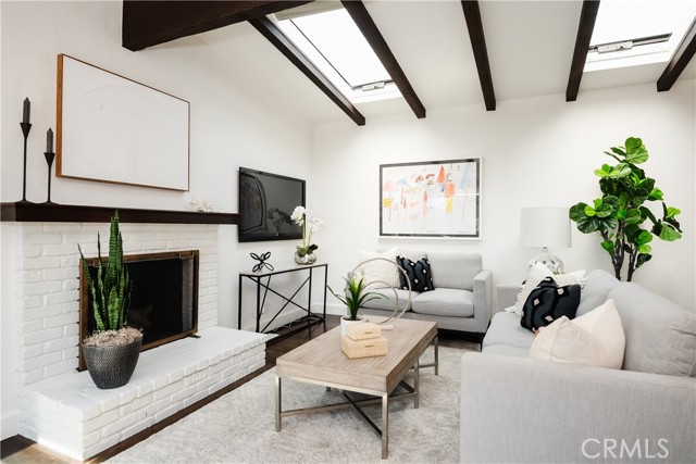 3211 Valley Drive, Manhattan Beach, California 90266, 3 Bedrooms Bedrooms, ,2 BathroomsBathrooms,Residential,Sold,Valley,SB21230612