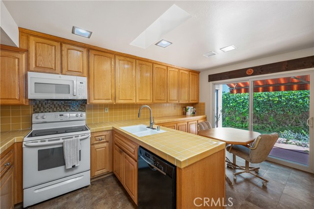 Detail Gallery Image 9 of 32 For 3426 Gulfcrest Dr, Rancho Palos Verdes,  CA 90275 - 3 Beds | 2 Baths