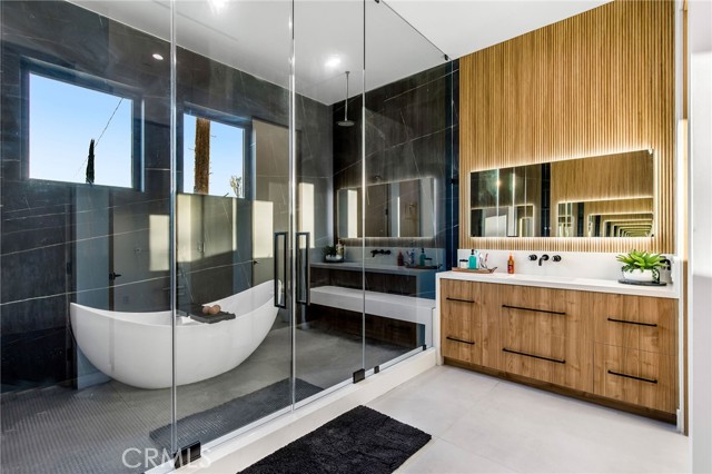 Detail Gallery Image 34 of 75 For 22745 Califa St, Woodland Hills,  CA 91367 - 5 Beds | 4 Baths