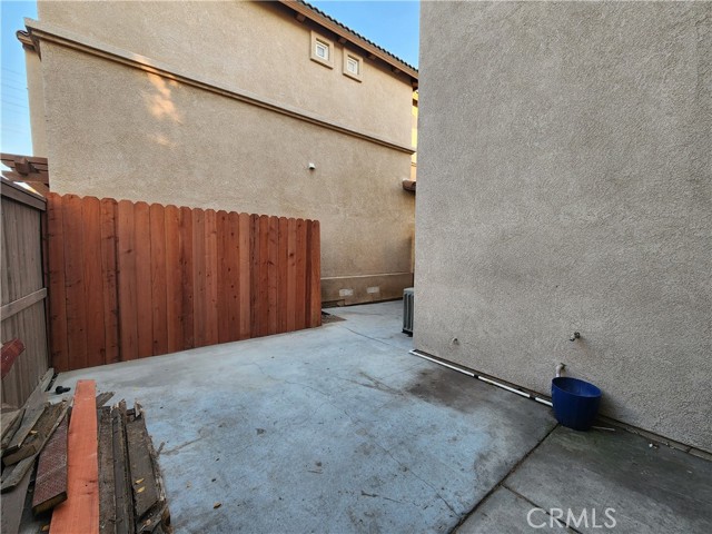 Detail Gallery Image 11 of 17 For 3827 Carrotwood St, Riverside,  CA 92501 - 3 Beds | 2/1 Baths