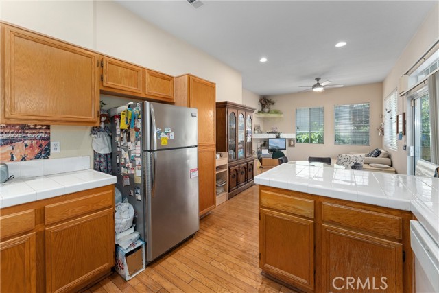 Detail Gallery Image 5 of 23 For 1972 W Blue Violet Ct, Anaheim,  CA 92801 - 2 Beds | 2/1 Baths