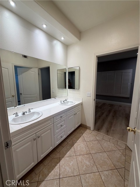 Detail Gallery Image 29 of 37 For 7248 Whitehall Ln, West Hills,  CA 91307 - 5 Beds | 4/1 Baths