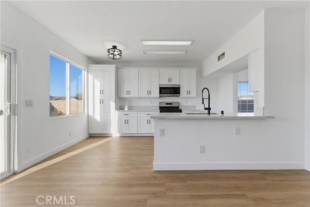 Detail Gallery Image 15 of 60 For 3454 Garnet, Rosamond,  CA 93560 - 5 Beds | 3 Baths