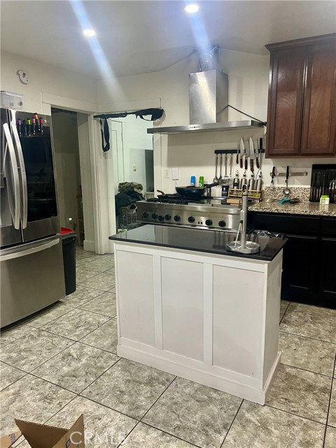 Detail Gallery Image 7 of 18 For 6808 Benson, Huntington Park,  CA 90255 - 2 Beds | 1 Baths