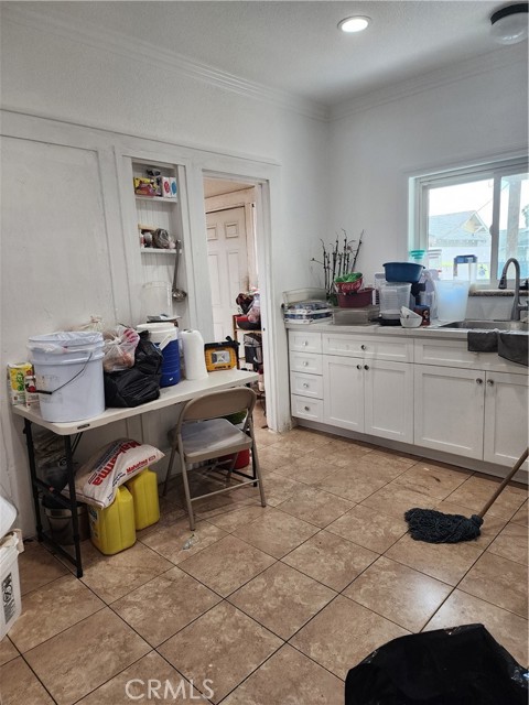 Image 3 of 12 For 1496 Vernon Avenue