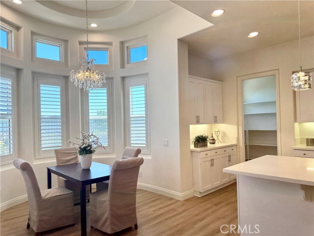 26480 Valley Oak Lane, Valencia CA: https://media.crmls.org/medias/242730bf-24b0-4bbe-8250-5614f0ef49b3.jpg