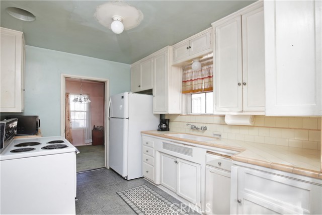 Detail Gallery Image 8 of 29 For 1618 W 9th, Santa Ana,  CA 92703 - 3 Beds | 1 Baths