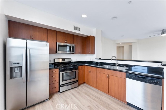 Detail Gallery Image 13 of 53 For 1801 E Katella #3051,  Anaheim,  CA 92805 - 2 Beds | 2 Baths