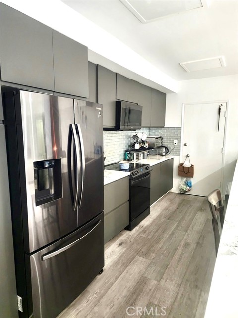 Detail Gallery Image 4 of 8 For 7309 Franklin Ave #105,  Los Angeles,  CA 90046 - 2 Beds | 2 Baths