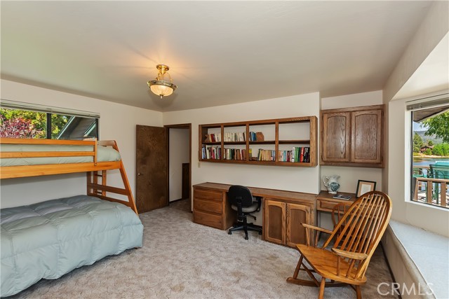 488 Lakeview Court, Big Bear Lake CA: https://media.crmls.org/medias/24281d07-98ab-4f13-92bd-2c6c6740a0ad.jpg