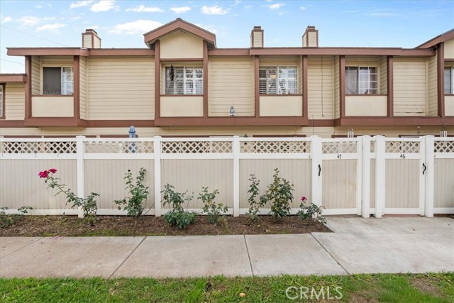 Detail Gallery Image 2 of 34 For 8939 Gallatin #47,  Pico Rivera,  CA 90660 - 3 Beds | 3 Baths