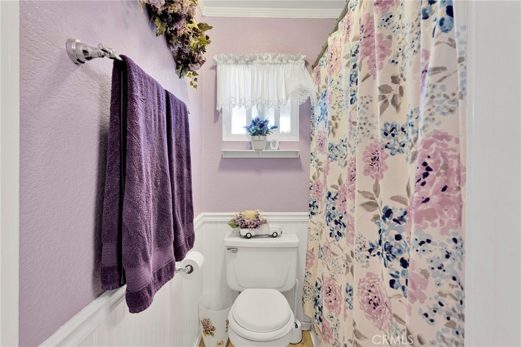 https://media.crmls.org/medias/24289dbb-d319-409a-8ff2-966a2d65f2c6.jpg?preset=X-Large
