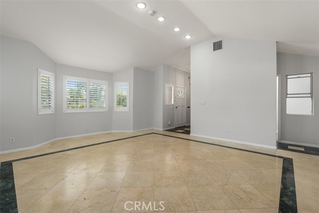 15251 Nottingham Lane, Huntington Beach CA: https://media.crmls.org/medias/2428dfc9-b30f-4f0d-a78d-d0c3f613bfc6.jpg