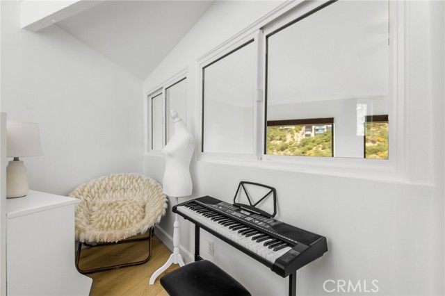 Detail Gallery Image 26 of 49 For 992 Noria St, Laguna Beach,  CA 92651 - 3 Beds | 2/1 Baths