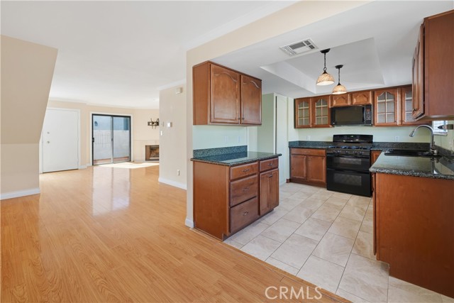 6101 Fulton Avenue, 9 photo 15