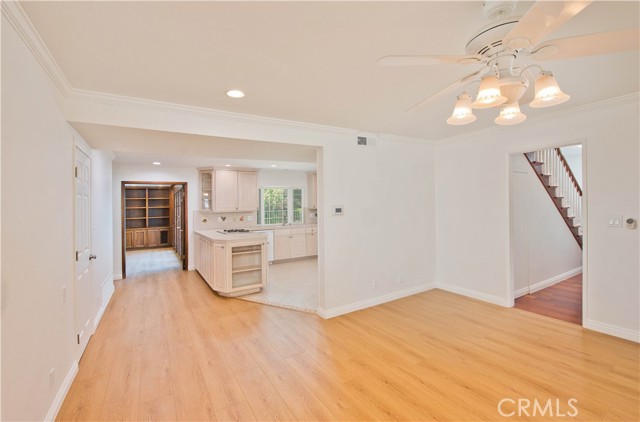 5819 Fairhaven Avenue, Woodland Hills CA: https://media.crmls.org/medias/2429d3e9-584f-4cf1-a920-ac52a85971d2.jpg