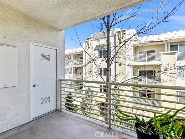 Detail Gallery Image 14 of 26 For 12922 Union #302,  Hawthorne,  CA 90250 - 2 Beds | 2 Baths