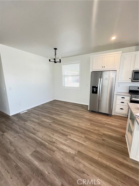 Detail Gallery Image 5 of 20 For 1550 Rimpau Ave #42,  Corona,  CA 92881 - 4 Beds | 2 Baths