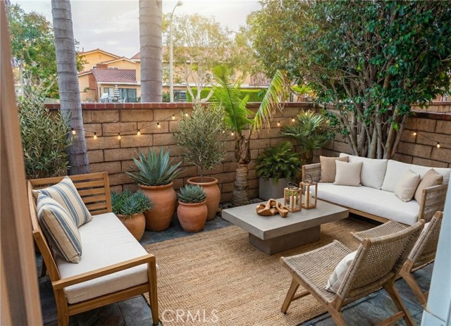 Detail Gallery Image 21 of 31 For 21066 Poolside, Huntington Beach,  CA 92648 - 2 Beds | 2/1 Baths