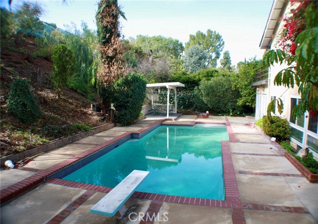 21740 Ulmus Drive, Woodland Hills CA: https://media.crmls.org/medias/242a1ba6-b181-46d0-876b-52b4a4770af0.jpg