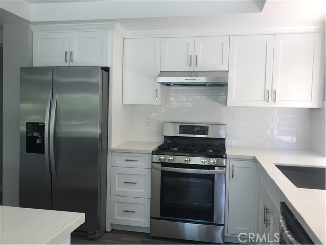 Detail Gallery Image 18 of 64 For 27 Alameda, Irvine,  CA 92620 - 4 Beds | 3/1 Baths