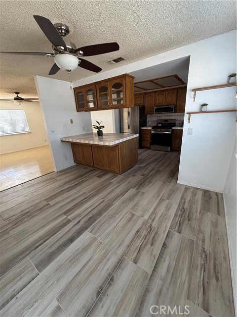 Detail Gallery Image 3 of 21 For 5180 Deer Creek Way, Paso Robles,  CA 93446 - 3 Beds | 2 Baths