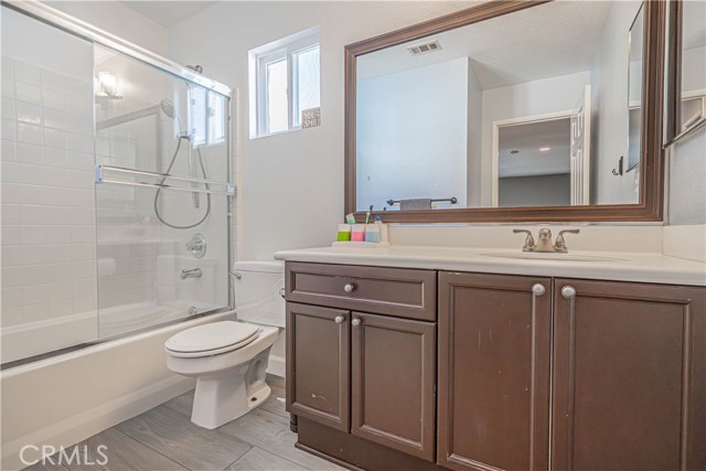 Detail Gallery Image 31 of 46 For 30401 Servilla, Castaic,  CA 91384 - 5 Beds | 3 Baths