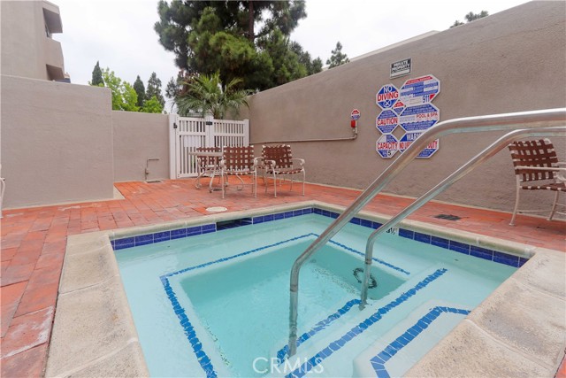 12484 Montecito Road, Seal Beach CA: https://media.crmls.org/medias/242cfe01-f6d5-427c-8873-a148ab4acf89.jpg