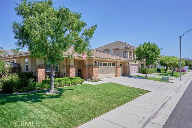 Detail Gallery Image 1 of 54 For 14508 Meadowbrook Ln, Corona,  CA 92880 - 4 Beds | 2/1 Baths