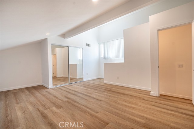 Detail Gallery Image 19 of 25 For 6155 Reseda #4,  Tarzana,  CA 91335 - 3 Beds | 2 Baths