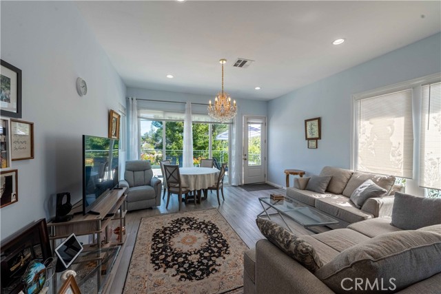 Detail Gallery Image 4 of 27 For 5414 Lake Crest Dr #B,  Agoura Hills,  CA 91301 - 2 Beds | 2 Baths