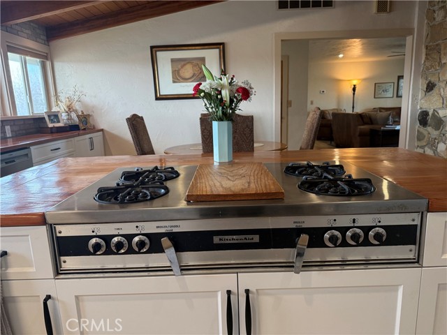 Detail Gallery Image 10 of 65 For 25565 Road 13, Chowchilla,  CA 93610 - 4 Beds | 3 Baths