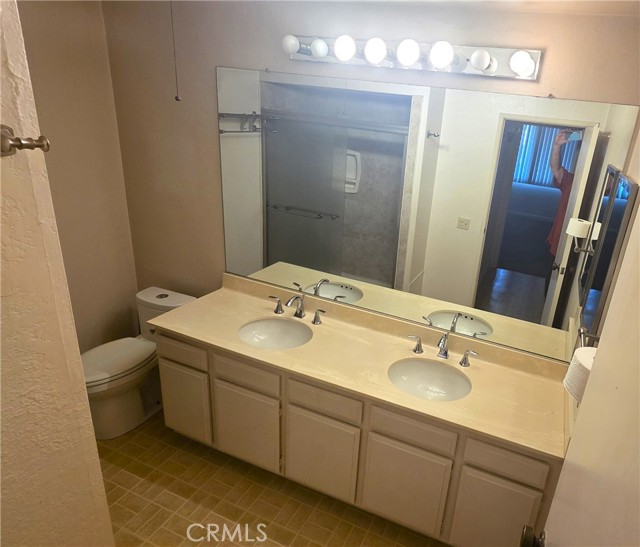 1140 E Ocean Boulevard, Long Beach CA: https://media.crmls.org/medias/242e6685-9bef-4171-8350-48ee926f7d48.jpg