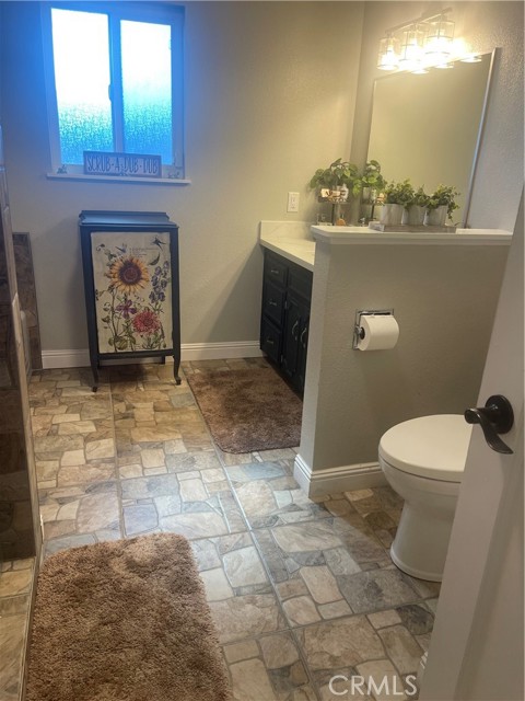 8484 Almond Avenue, Winton CA: https://media.crmls.org/medias/242ea9d9-2256-4f12-a9e3-1ba9c8508dcc.jpg