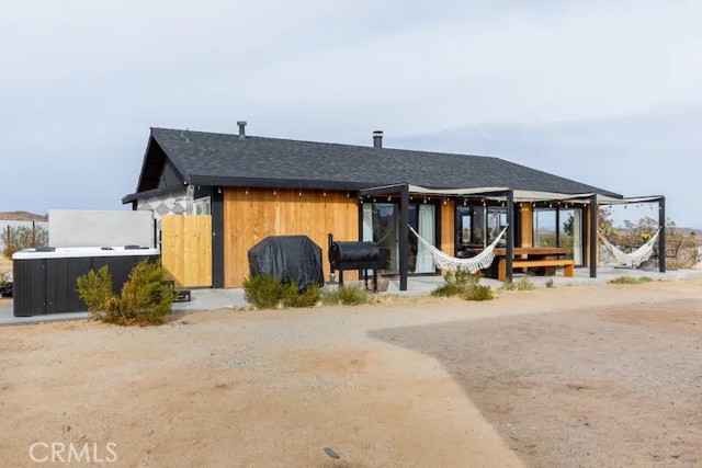 4044 Polaris Avenue, Joshua Tree CA: https://media.crmls.org/medias/242ed2c7-380b-4b2d-8fc9-9f260a8c9874.jpg