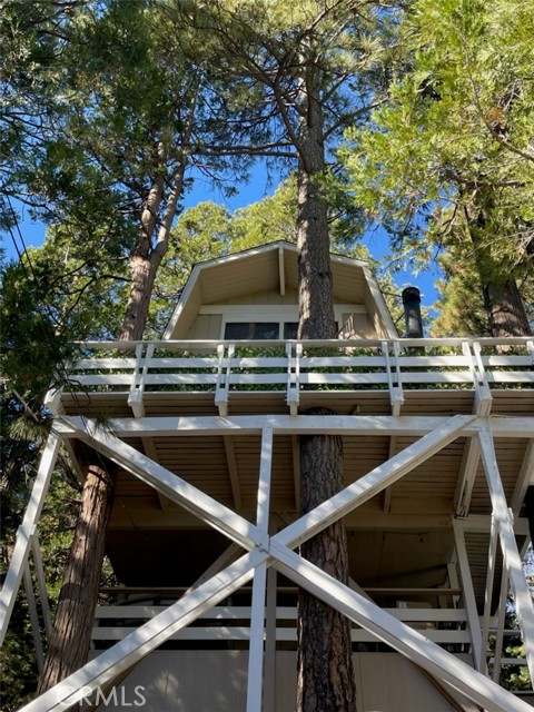 565 Rose Lane, Twin Peaks CA: https://media.crmls.org/medias/242f1481-5007-46a3-bd0c-bf1660f0dad6.jpg