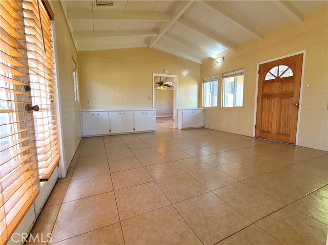 Detail Gallery Image 4 of 24 For 13195 13195 #FRONT,  Yucaipa,  CA 92399 - 3 Beds | 3 Baths
