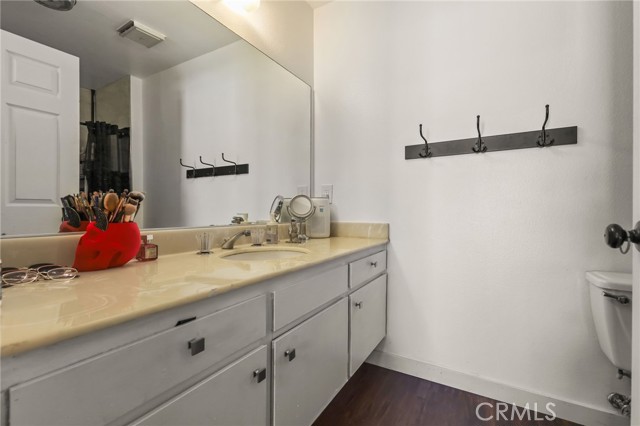 Detail Gallery Image 20 of 38 For 13243 Vanowen #2,  North Hollywood,  CA 91605 - 2 Beds | 3 Baths