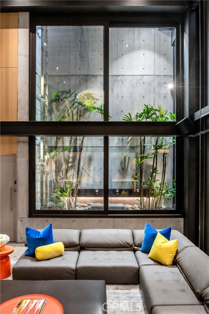 4320 The Strand, Manhattan Beach CA: https://media.crmls.org/medias/2430ee34-8c15-4b2d-bc3f-00cc94af9170.jpg