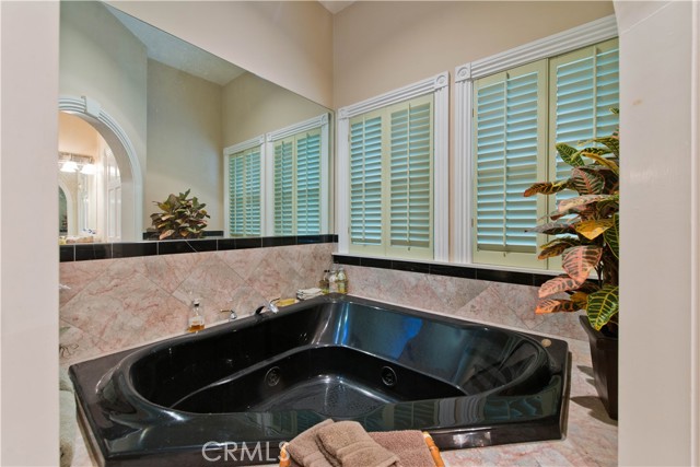 Detail Gallery Image 34 of 37 For 12413 Westminster Ave, Los Angeles,  CA 90066 - 6 Beds | 5 Baths