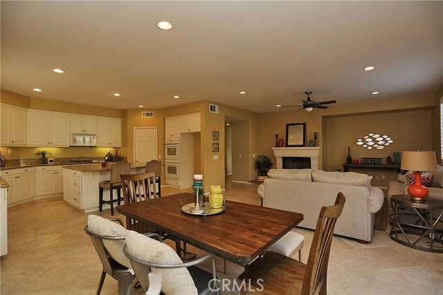 45290 Willowick, Temecula CA: https://media.crmls.org/medias/2431350c-4a98-4e31-8fdb-1dc9161ccb65.jpg